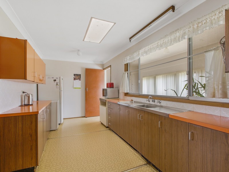 73 Ocean View Road, Gorokan NSW 2263