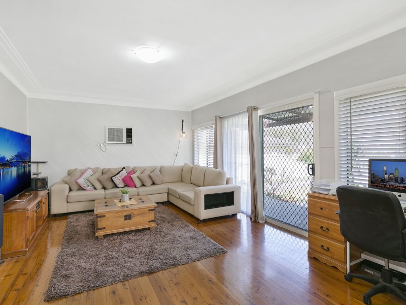 1 Avonlea Avenue, Gorokan NSW 2263