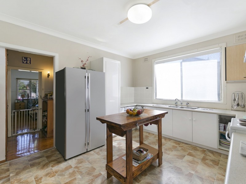 1 Avonlea Avenue, Gorokan NSW 2263