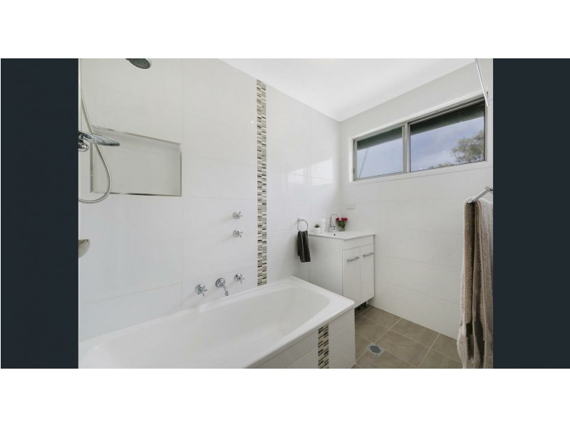 100 Dudley Street, Gorokan NSW 2263