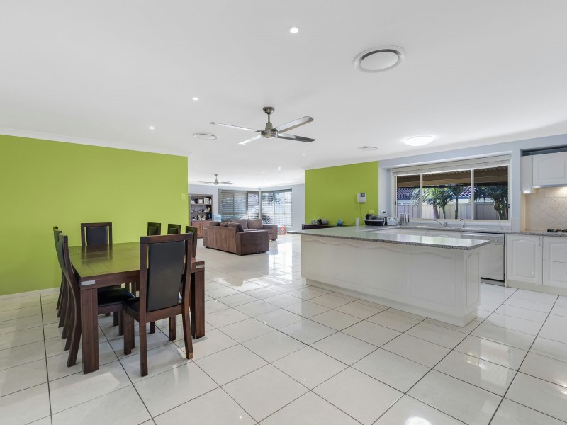 80 Mountain View Drive, Woongarrah NSW 2259