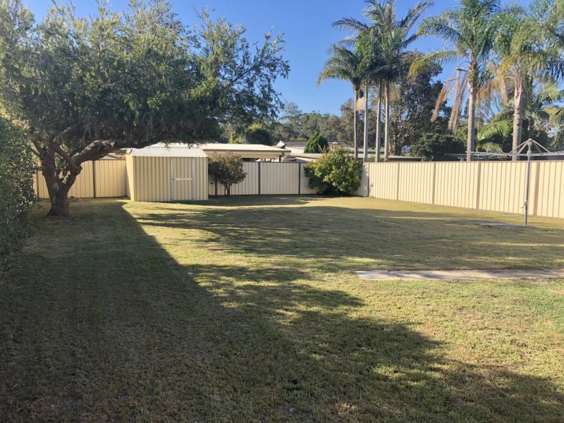 22 Barnard Crescent, Toukley NSW 2263