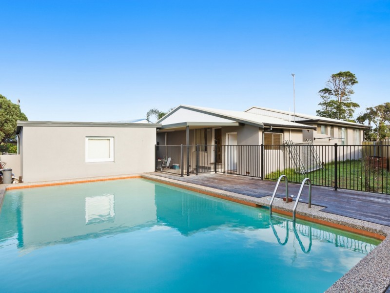 2 Moss Avenue, Toukley NSW 2263