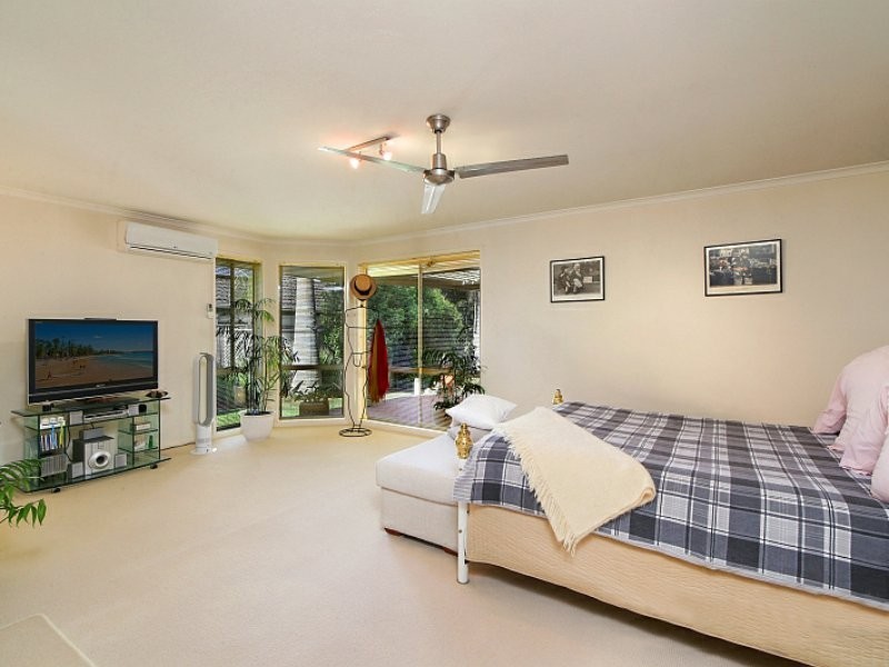 5 Barrington Drive, Woongarrah NSW 2259