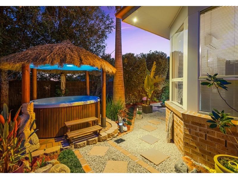 5 Barrington Drive, Woongarrah NSW 2259