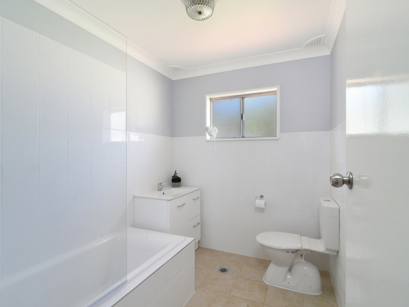 4 Kennedy Street, Gorokan NSW 2263