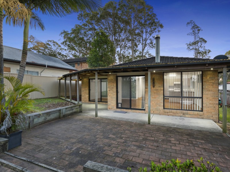 4 Wondaboyne Avenue, Charmhaven NSW 2263