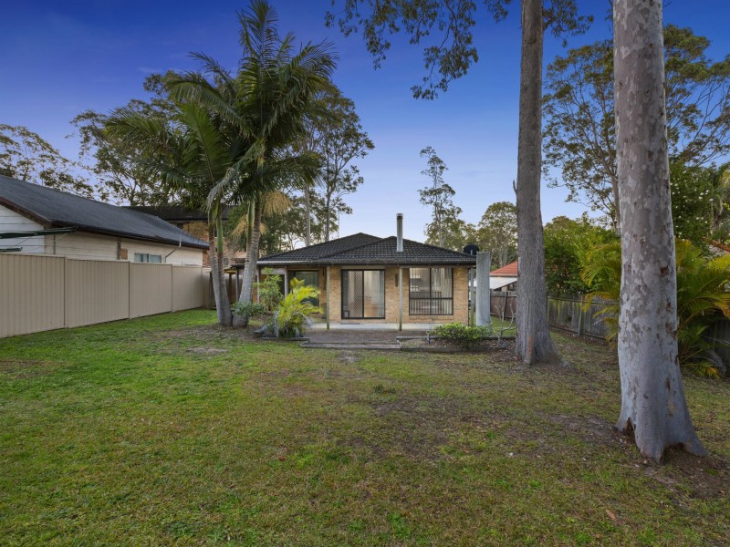 4 Wondaboyne Avenue, Charmhaven NSW 2263