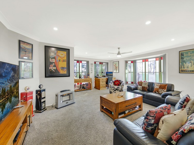 15 Forster Avenue, Watanobbi NSW 2259