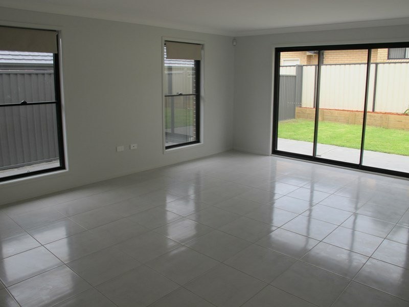 1a Fourth Avenue, Toukley NSW 2263