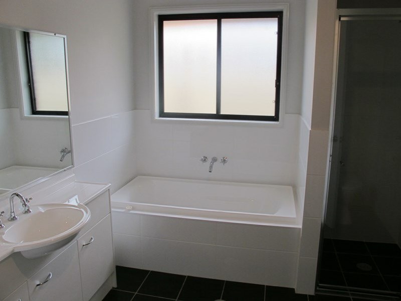 1a Fourth Avenue, Toukley NSW 2263