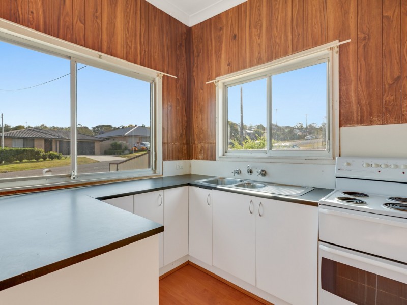 43 Georgina Avenue, Gorokan NSW 2263