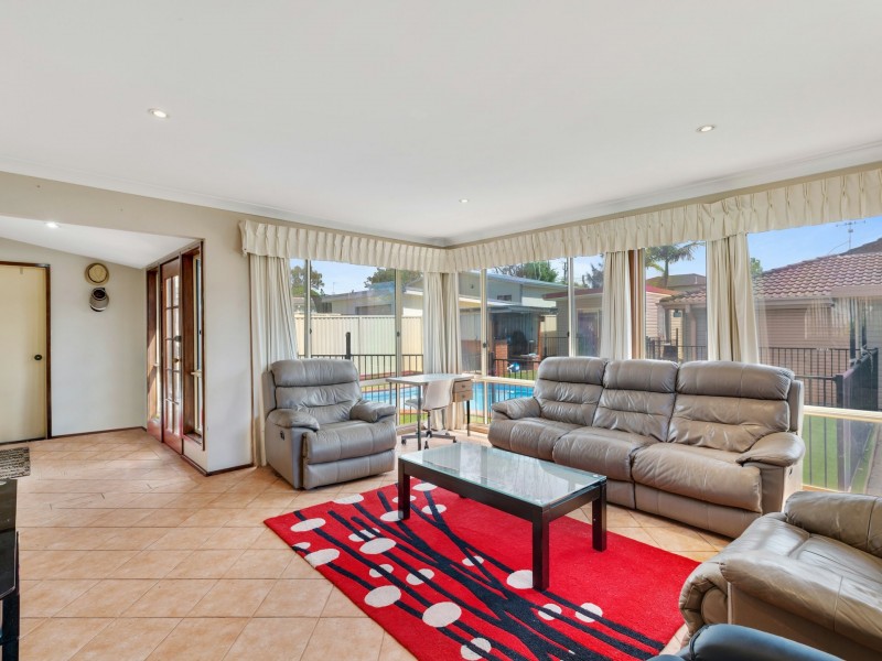 23 Suncrest Parade, Gorokan NSW 2263