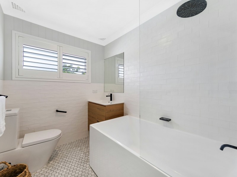 24 Moala Parade, Charmhaven NSW 2263