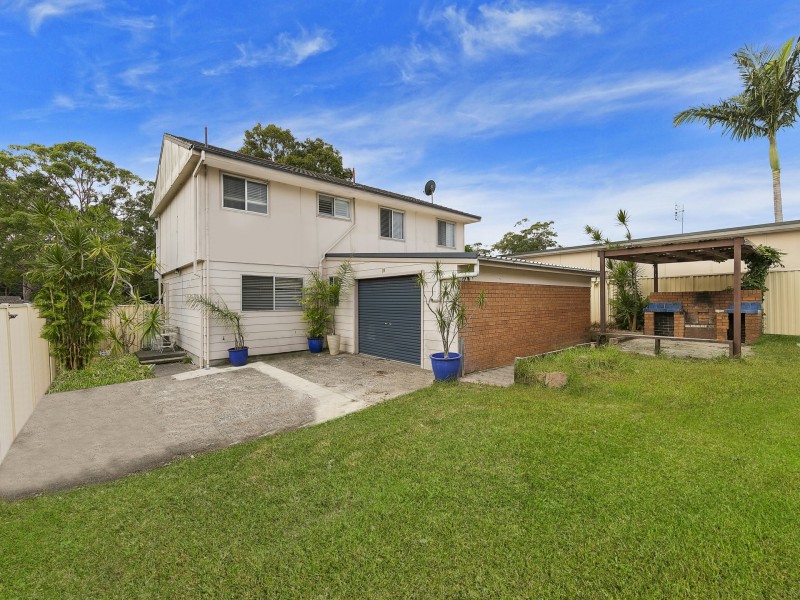 24 Moala Parade, Charmhaven NSW 2263