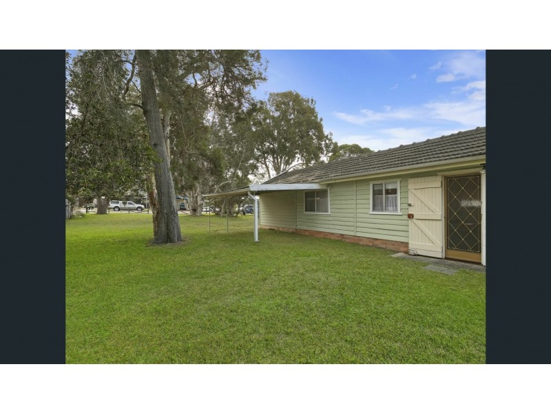 8 Yackerboom, Buff Point NSW 2262