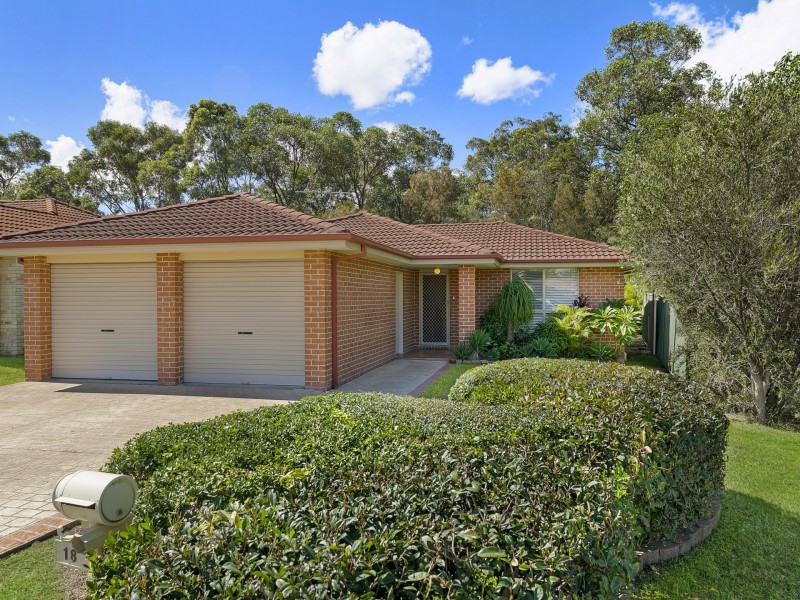 18 Pinehurst Way, Blue Haven NSW 2262