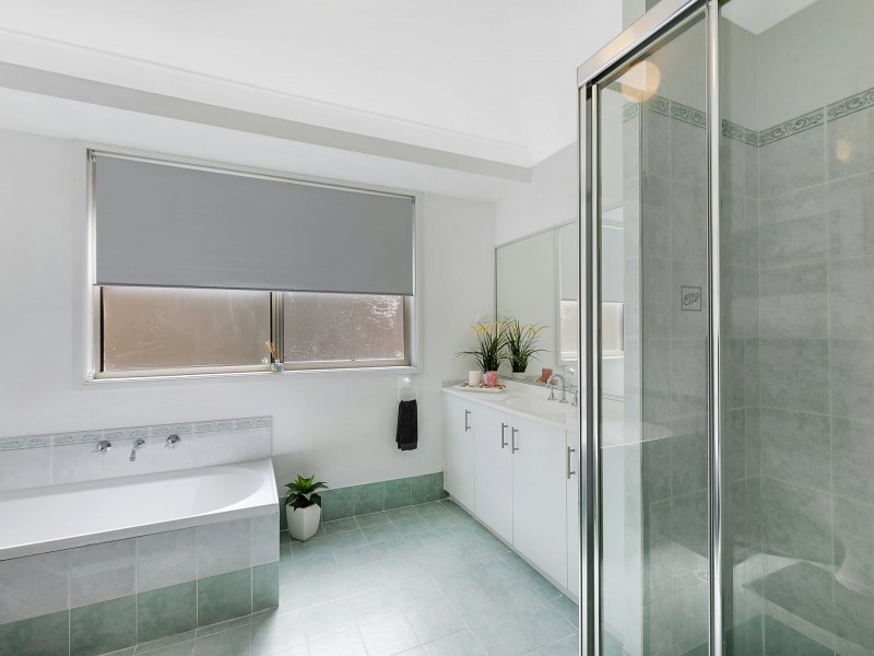 18 Pinehurst Way, Blue Haven NSW 2262