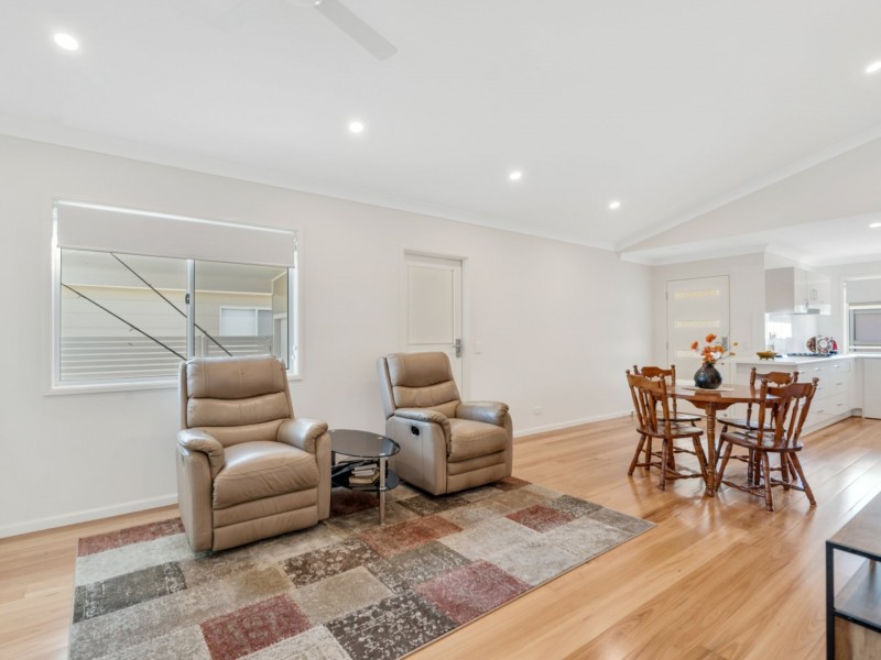 320/25 Mulloway Drive, Chain Valley Bay NSW 2259