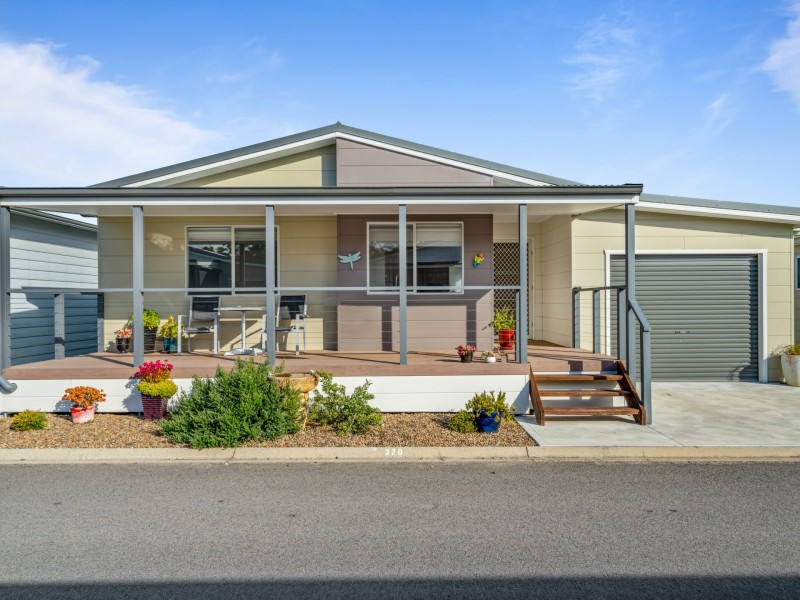 320/25 Mulloway Drive, Chain Valley Bay NSW 2259