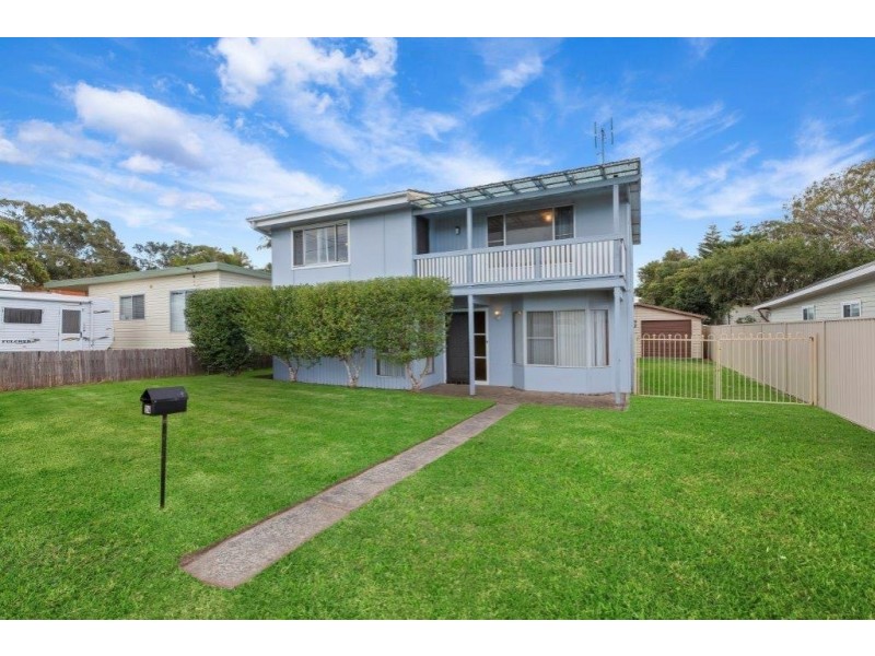 24 Fourth Avenue, Toukley NSW 2263