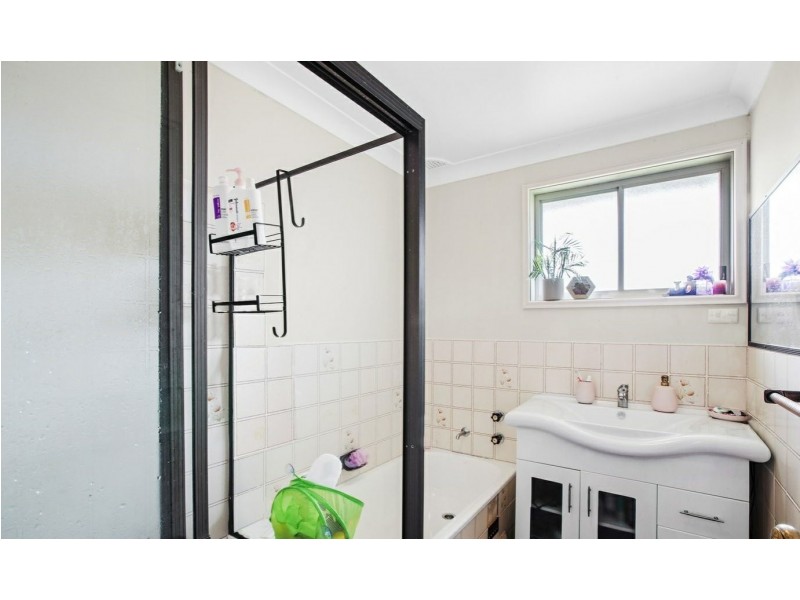 2/25 Kalulah Avenue, Gorokan NSW 2263