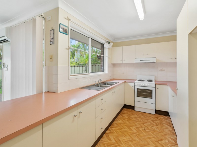 2/1 Eton Court, Lake Haven NSW 2263
