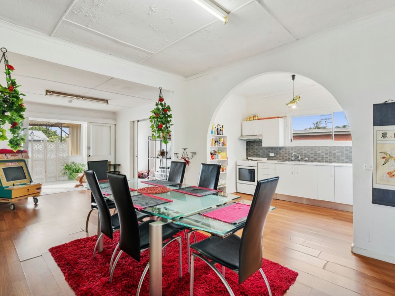 9 Holmes Avenue, Toukley NSW 2263