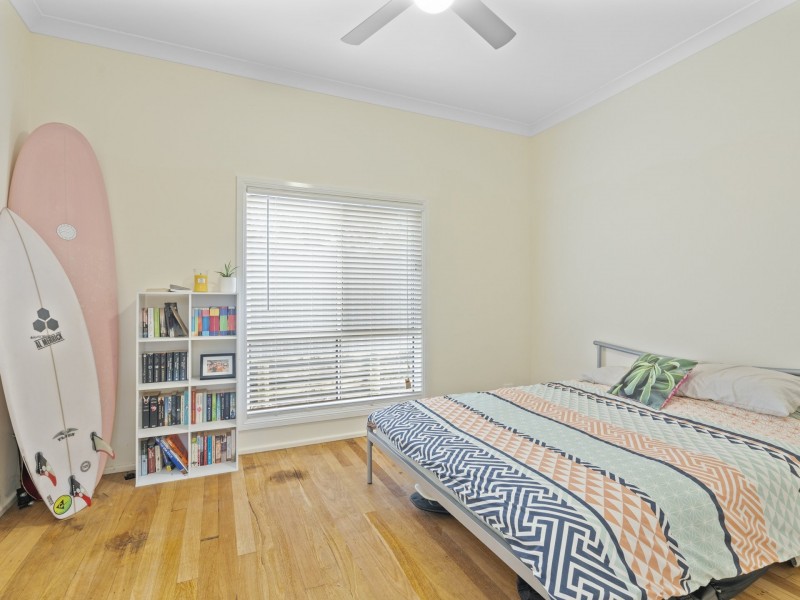 21 Elizabeth Bay Drive, Lake Munmorah NSW 2259