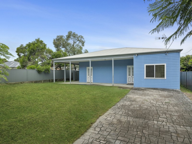 21 Elizabeth Bay Drive, Lake Munmorah NSW 2259