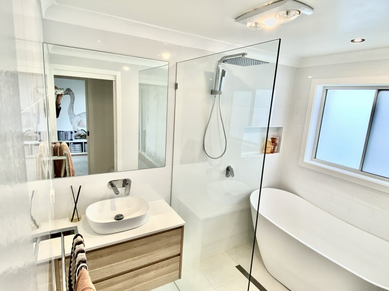 13 Rosemount Avenue, Lake Munmorah NSW 2259