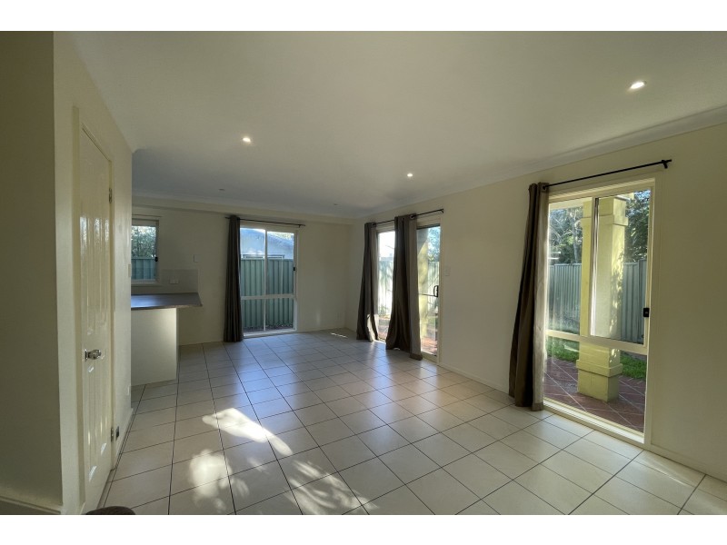 3/2 Jasmine Close, Canton Beach NSW 2263