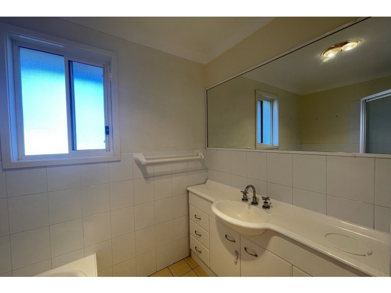 3/2 Jasmine Close, Canton Beach NSW 2263