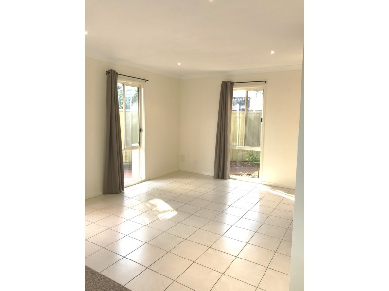 3/2 Jasmine Close, Canton Beach NSW 2263