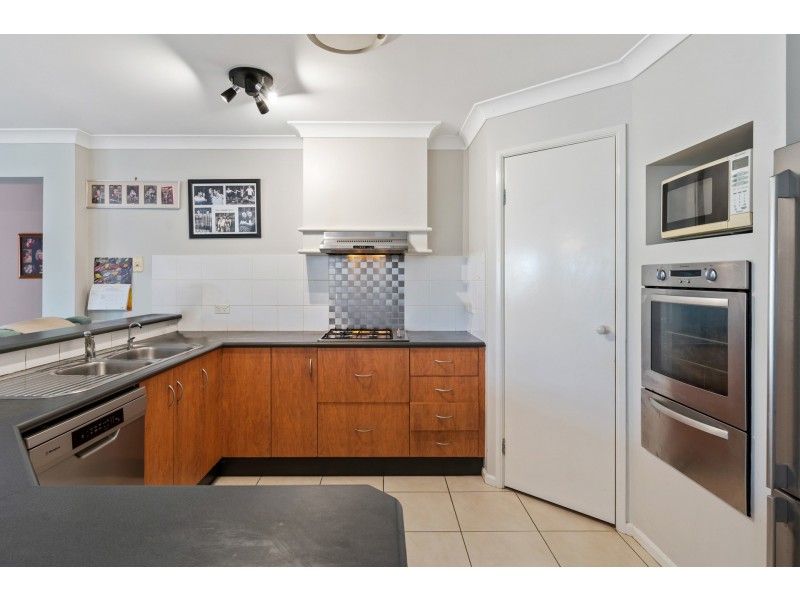 5 Woodcutters Road, Woongarrah NSW 2259