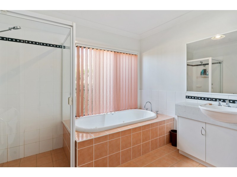 5 Woodcutters Road, Woongarrah NSW 2259