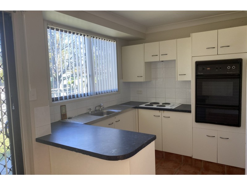 2 Westbrook Parade, Gorokan NSW 2263