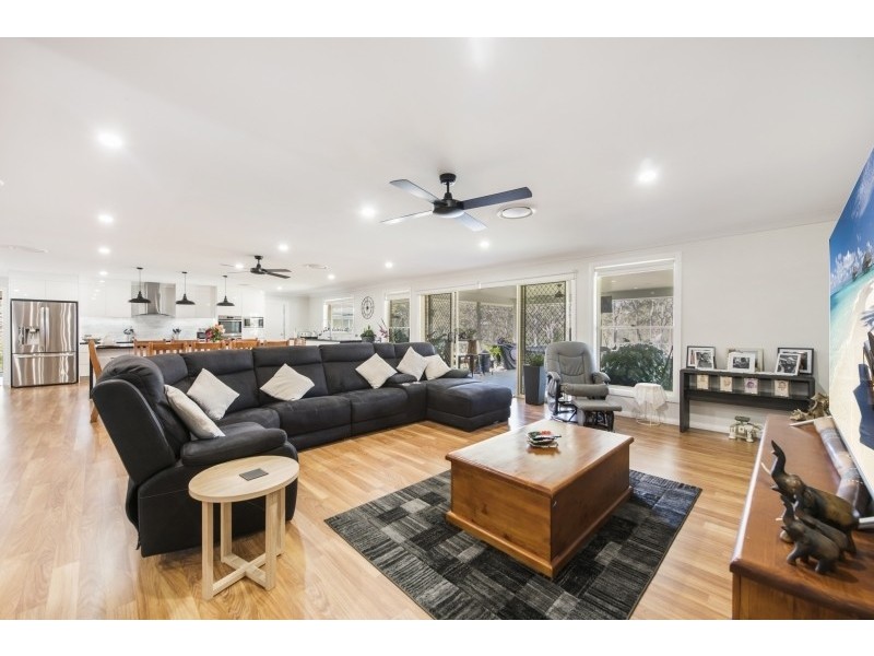 16 Manhire Road, Wyee NSW 2259