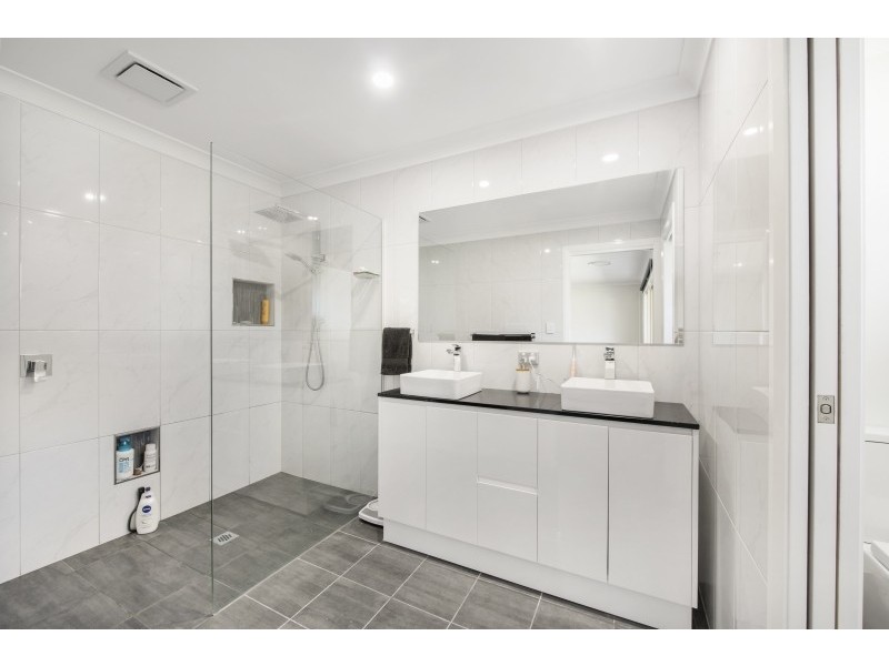 16 Manhire Road, Wyee NSW 2259