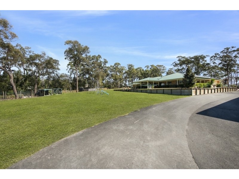 16 Manhire Road, Wyee NSW 2259