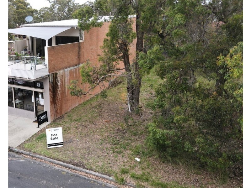 27 Lloyd Avenue, Chain Valley Bay NSW 2259