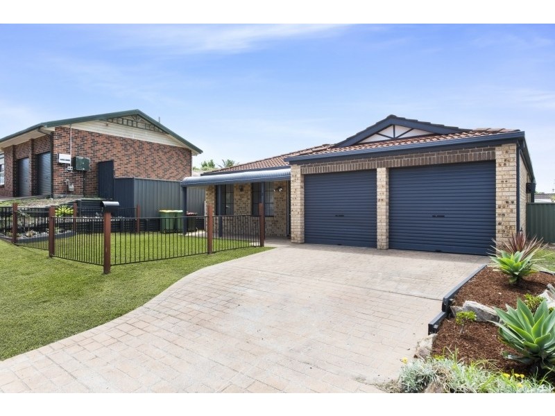 2 St Lawrence Avenue, Blue Haven NSW 2262