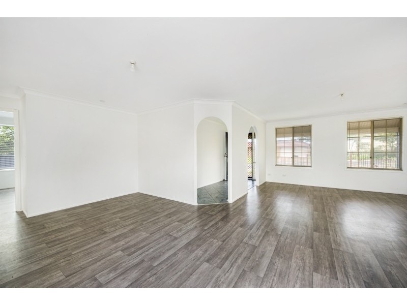 2 St Lawrence Avenue, Blue Haven NSW 2262