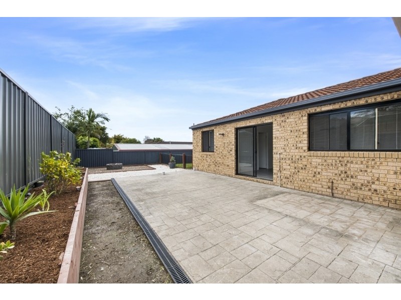 2 St Lawrence Avenue, Blue Haven NSW 2262