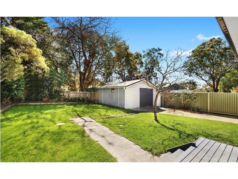 9 Yackerboom Avenue, Buff Point NSW 2262