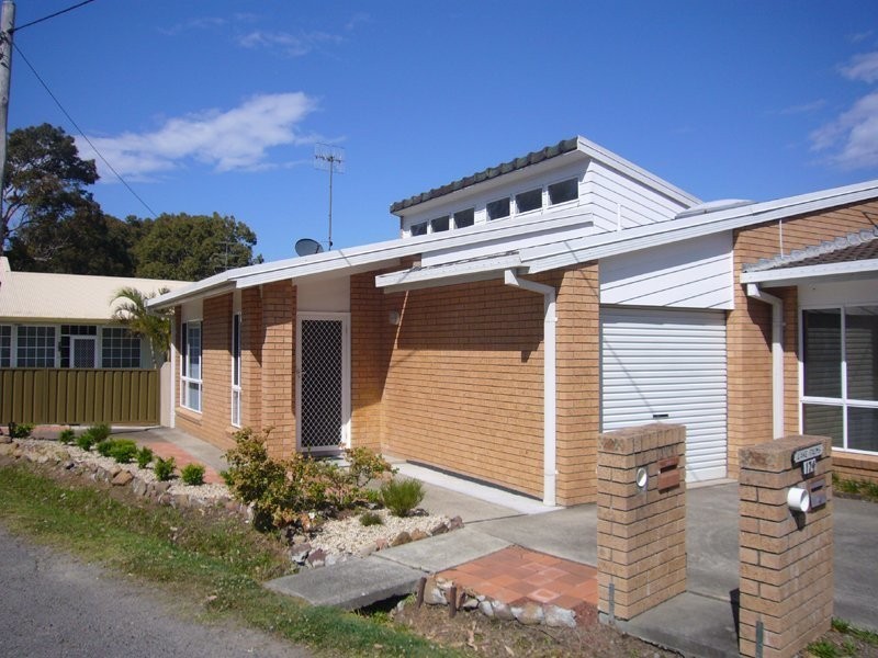 2/174 Tuggerawong Road, Wyongah NSW 2259