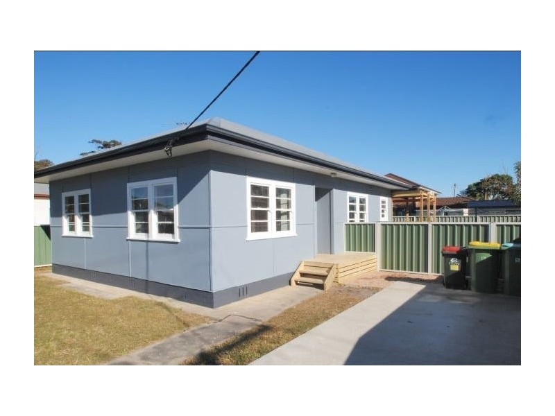 4 Yaralla Road, Toukley NSW 2263