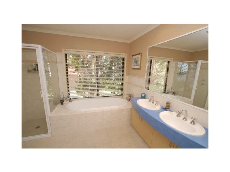 32 Kamillaroo Avenue, Lake Munmorah NSW 2259