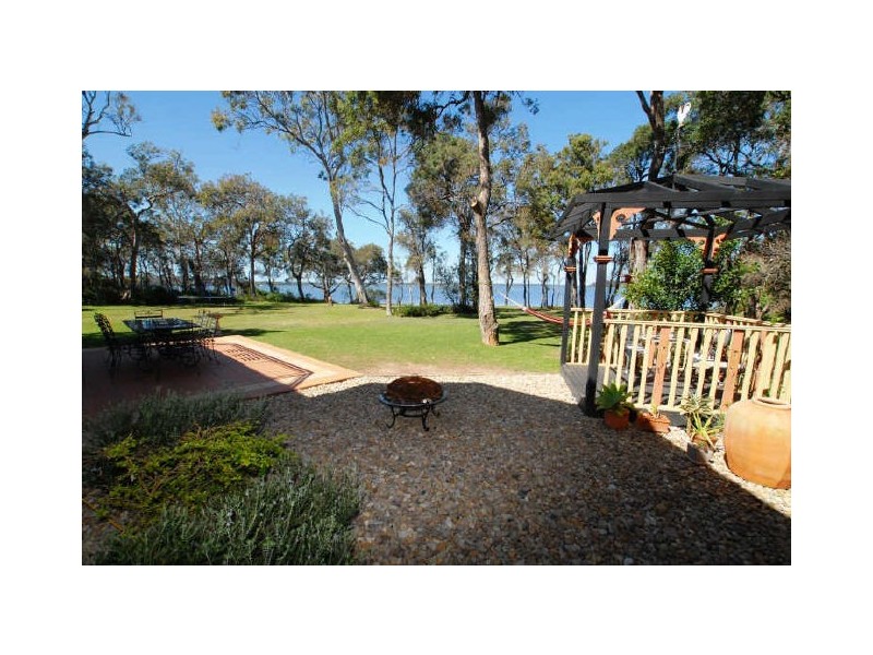 32 Kamillaroo Avenue, Lake Munmorah NSW 2259