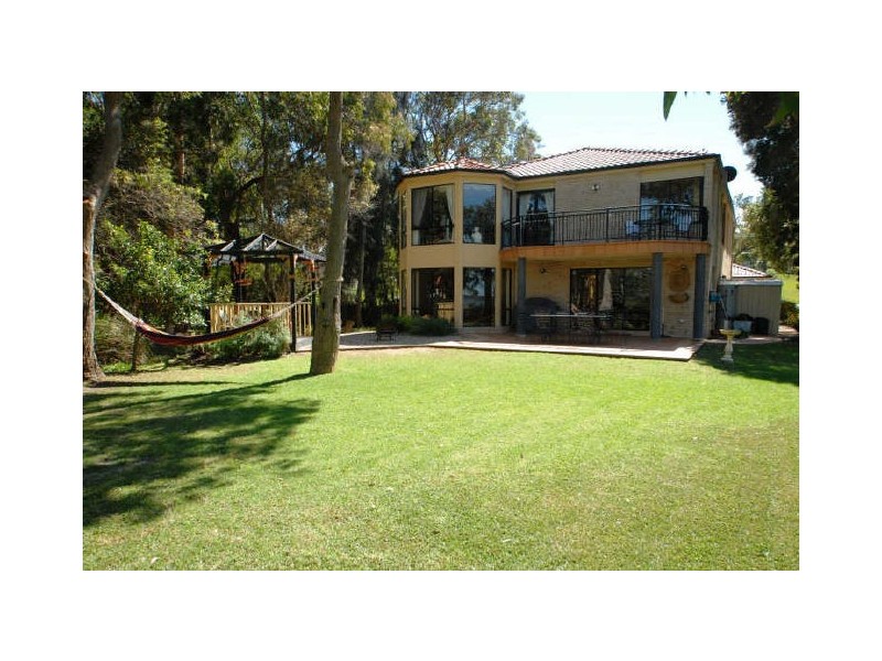 32 Kamillaroo Avenue, Lake Munmorah NSW 2259